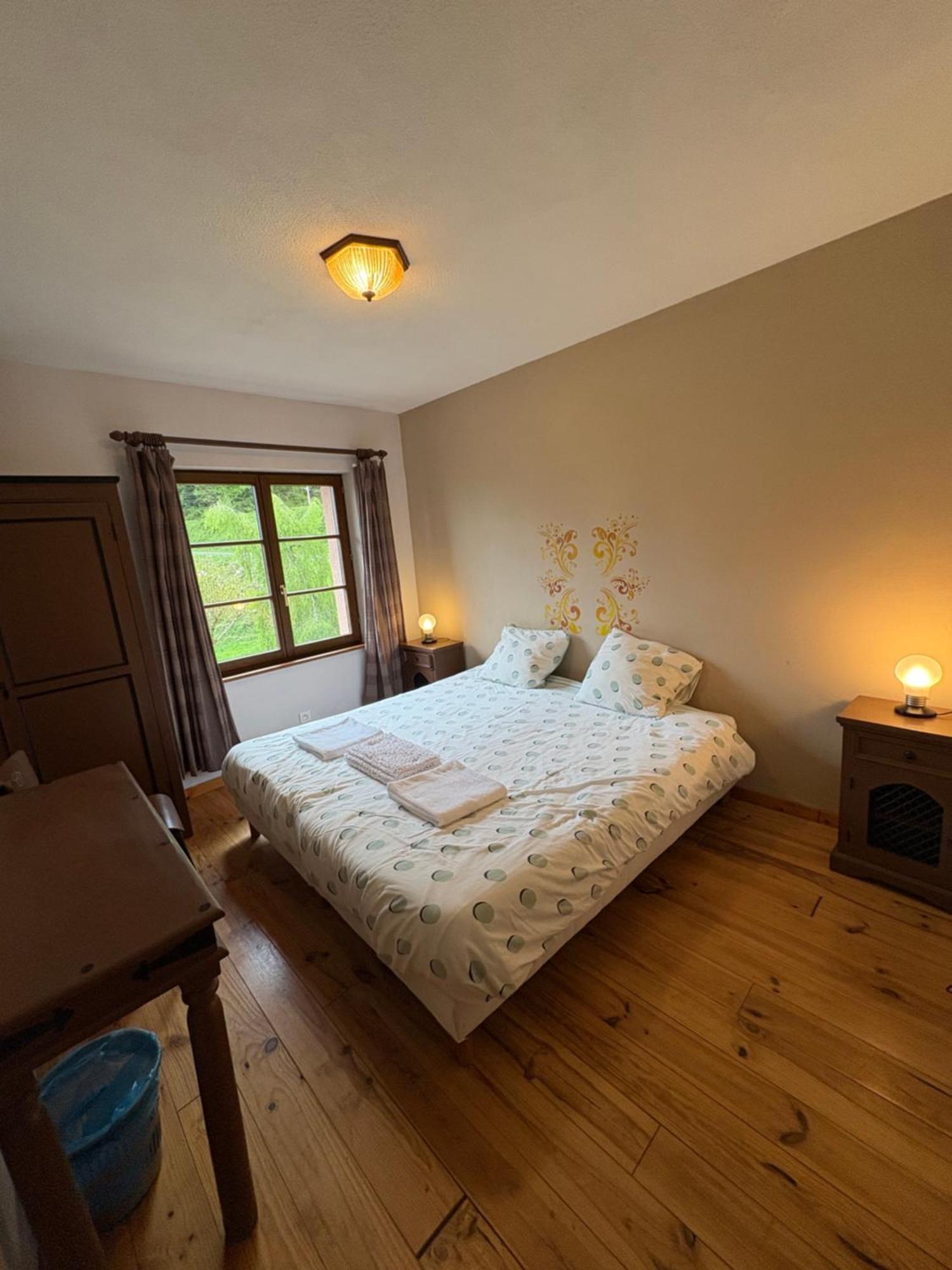 La Belle Charbonniere Hotell La Grande Fosse Rum bild
